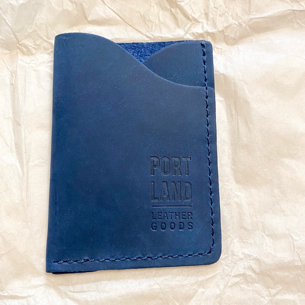 NWOT Unicorn Portland Leather Minimalist wallet. Deep water.